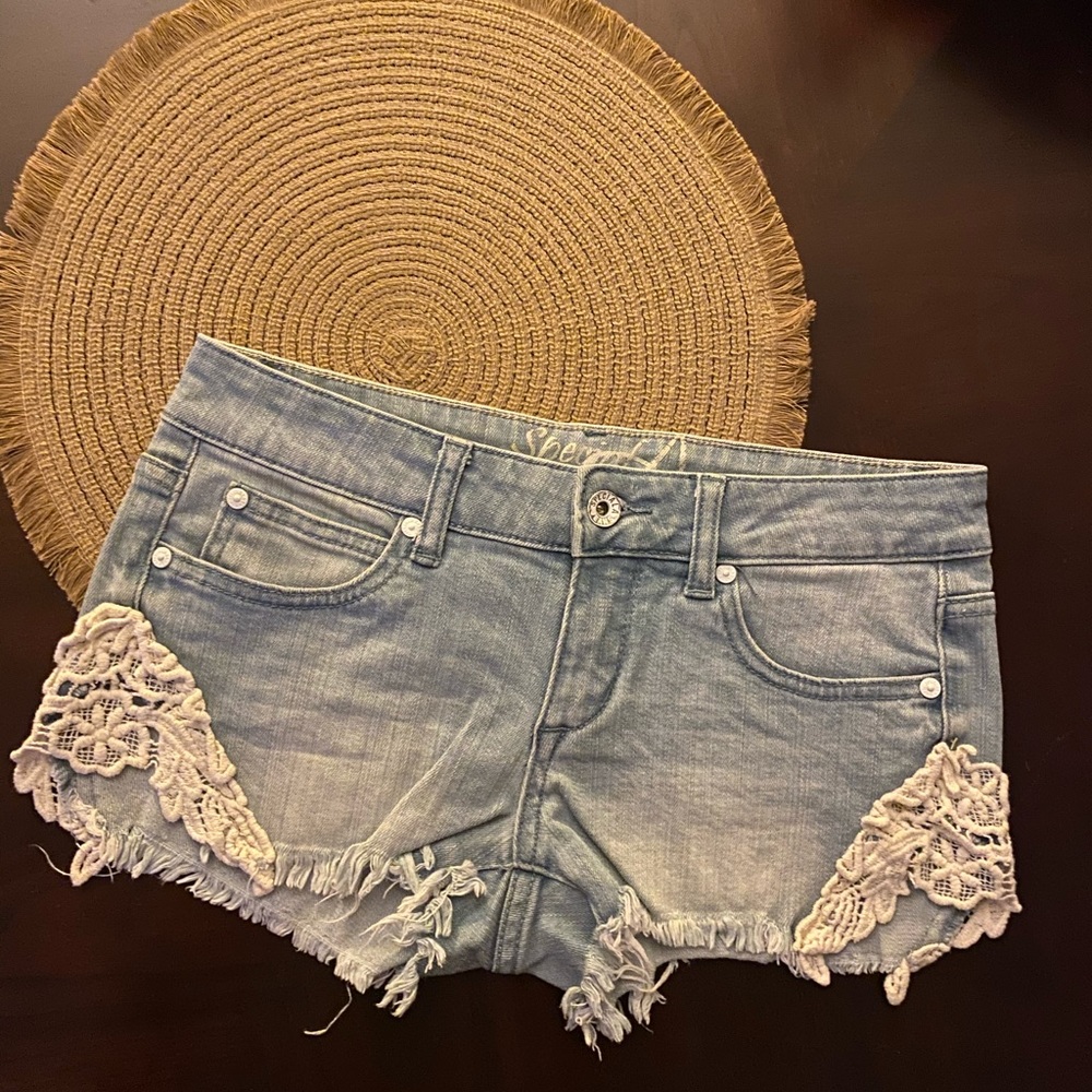 SOLD Lacey light denim jean shorts
